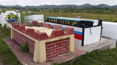 Bizarre Kalinga cemetery keeps memories of dead alive.
